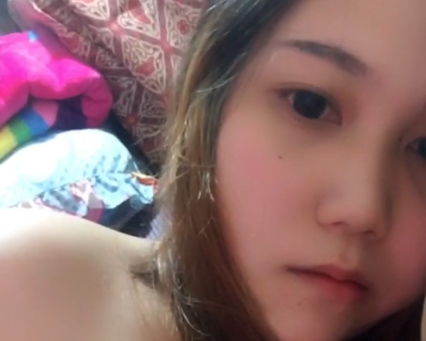 Abg Cantik Mulus Mainin Nenen